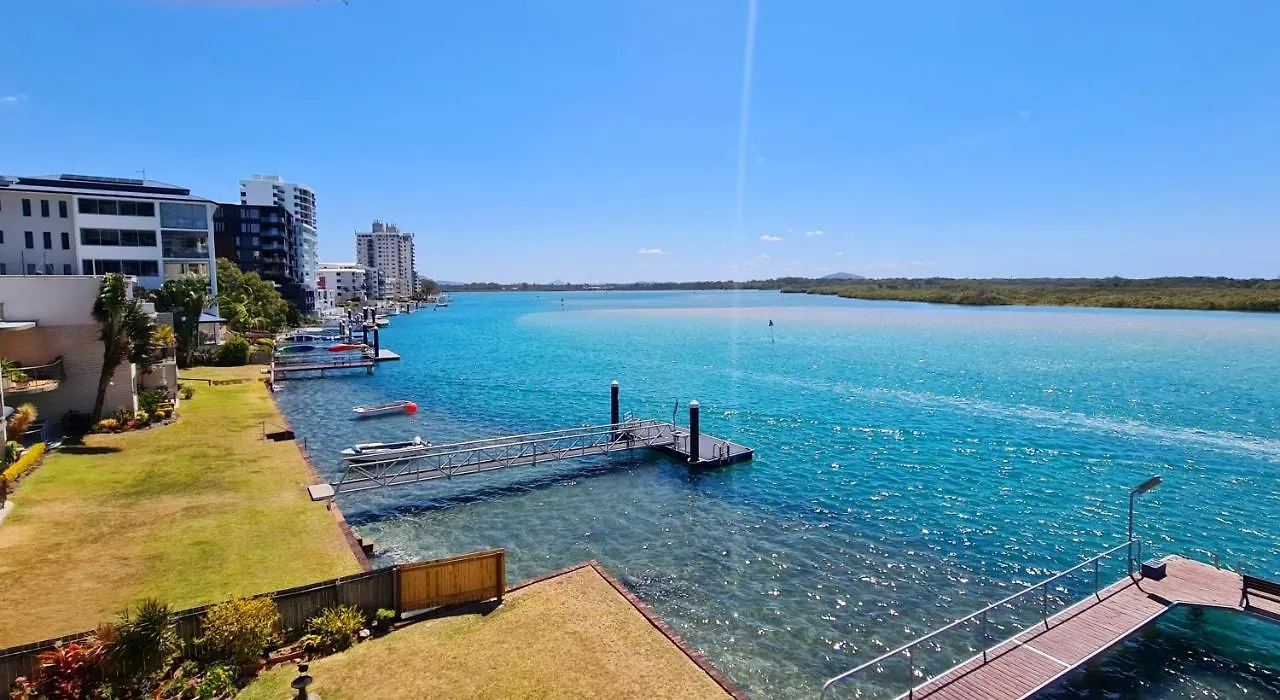 Wharf Lodge River View Apartment Maroochydore
