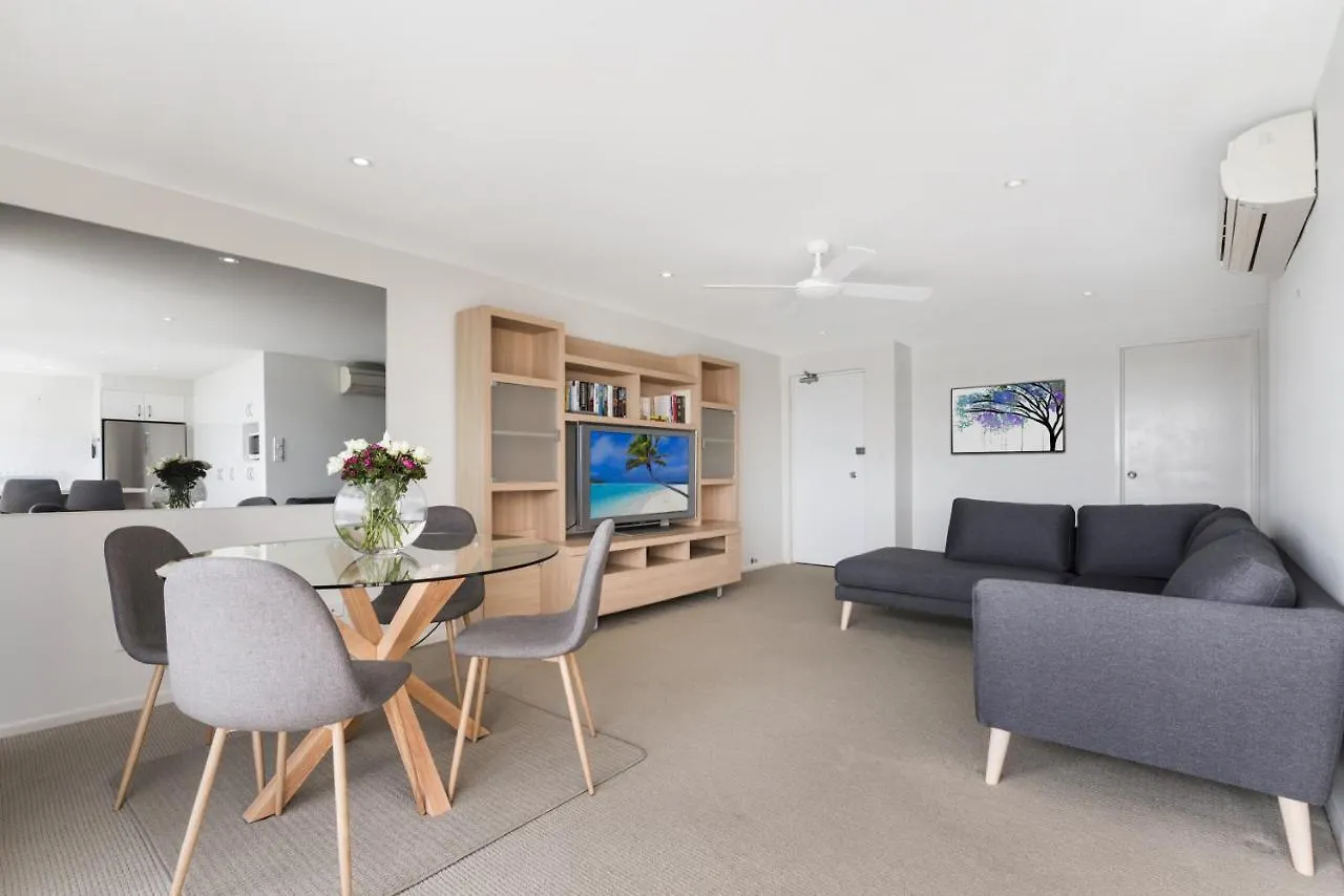 Wharf Lodge River View Apartment Maroochydore