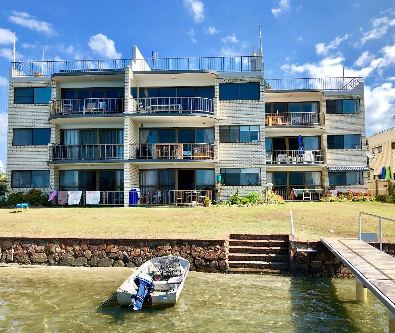 Wharf Lodge River View Apartment Maroochydore